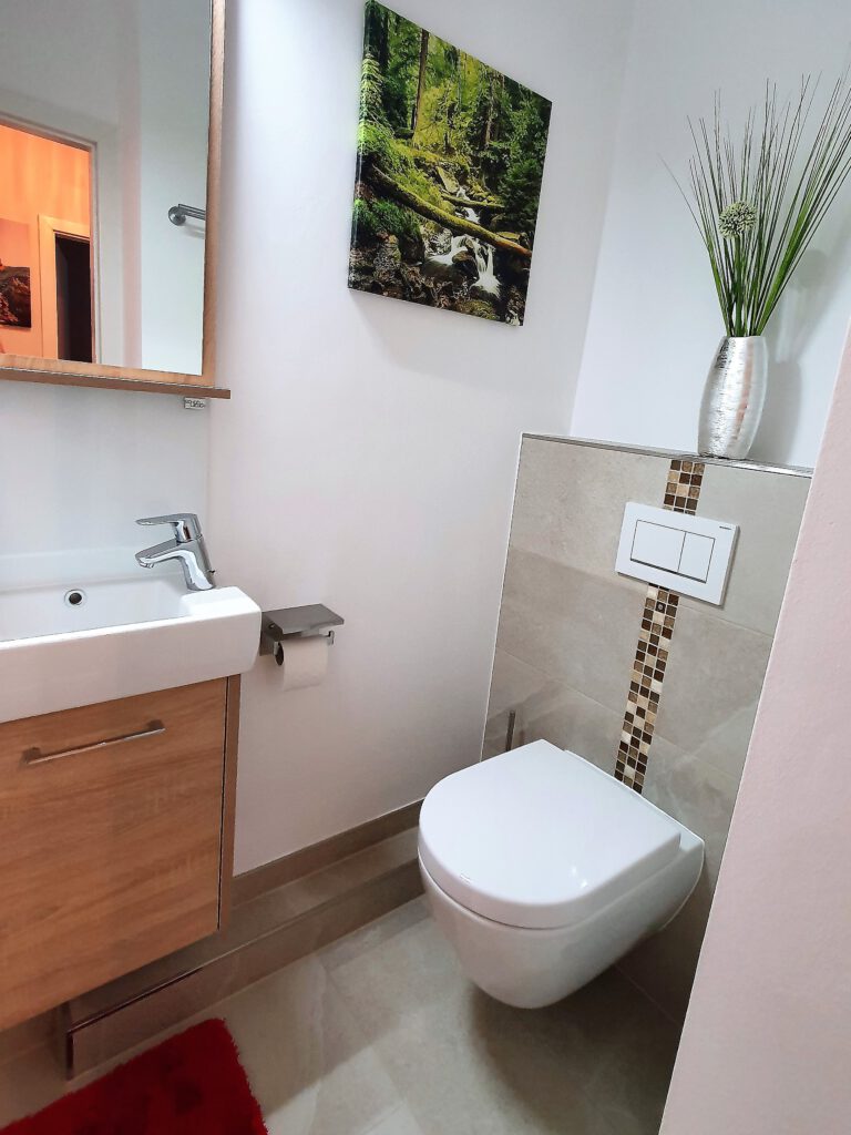 Separater WC-Raum