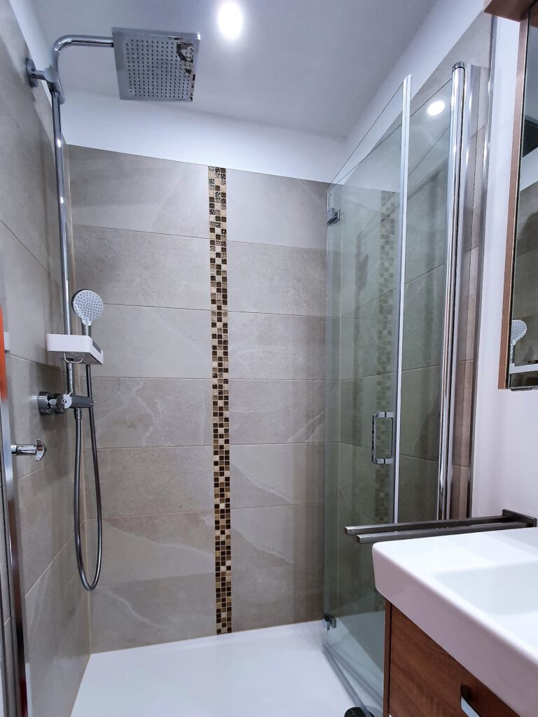 Dusche mit Rainshower